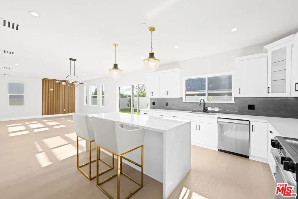 12925 El Dorado Avenue, Sylmar, California 91342 home-pic-3